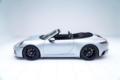 2020 Porsche 911 Carrera