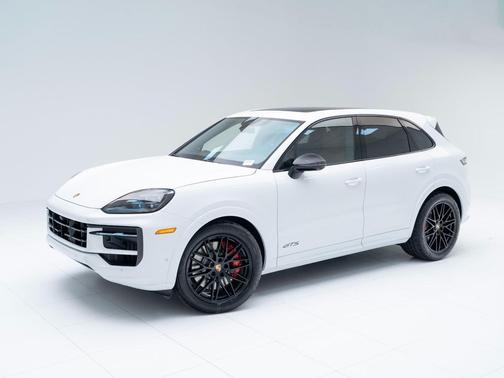 2026 Porsche Cayenne GTS
