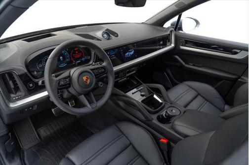 2025 Porsche Cayenne S