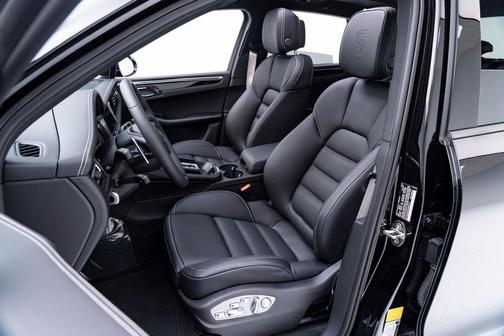 2025 Porsche Macan S
