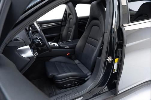 2022 Porsche Panamera Platinum Edition