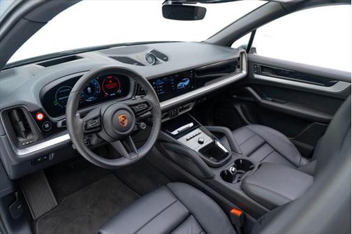 2024 Porsche Cayenne Base (Tiptronic)