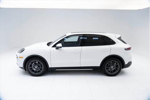 2024 Porsche Cayenne Base (Tiptronic)