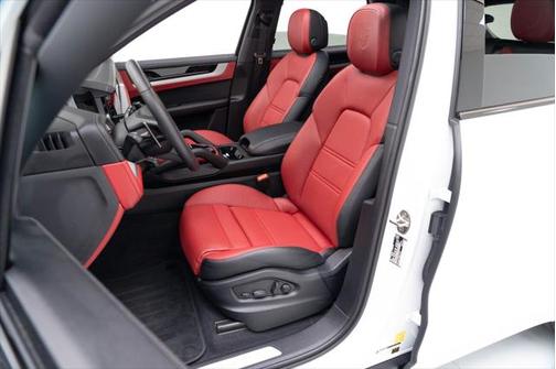 2025 Porsche Cayenne S