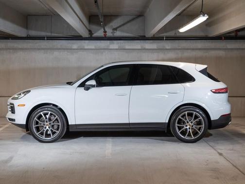 Carrara White Metallic 2023 Porsche Cayenne Cayenne
