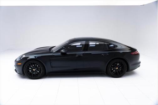 2018 Porsche Panamera 4