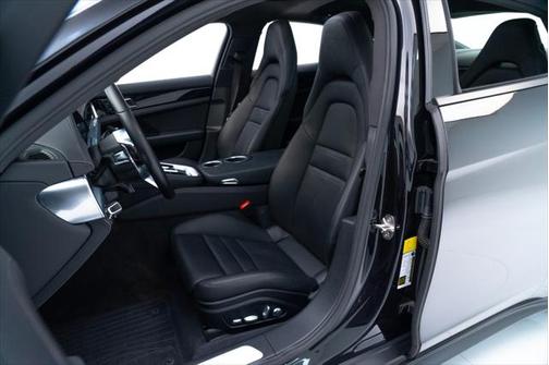 2018 Porsche Panamera 4