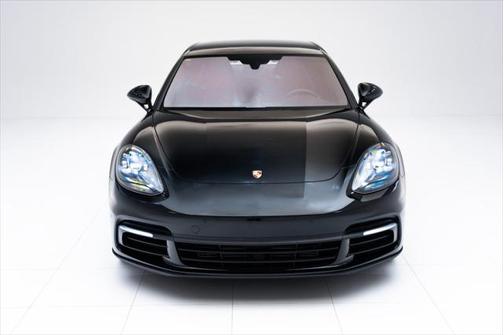 2018 Porsche Panamera 4