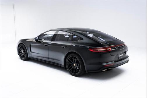 2018 Porsche Panamera 4