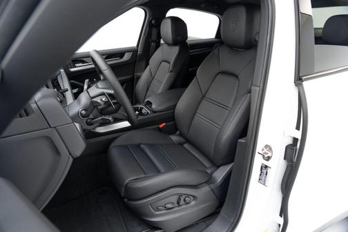 White 2025 Porsche Cayenne Cayenne
