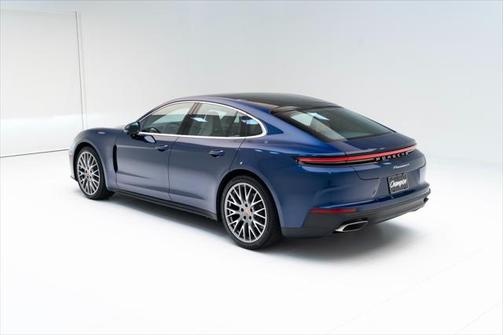 2024 Porsche Panamera 4