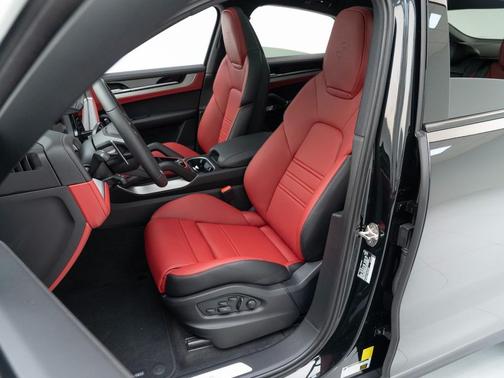 Chromite Black Metallic 2026 Porsche Cayenne Cayenne