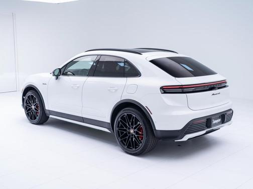 2026 Porsche Macan 4S
