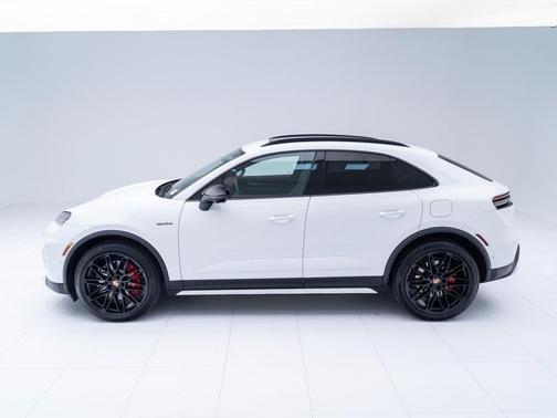 2026 Porsche Macan 4S