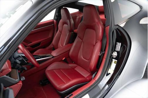 2022 Porsche 911 Carrera