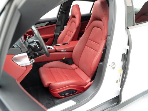 2023 Porsche Panamera 4S