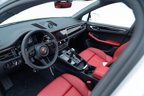 2025 Porsche Macan S