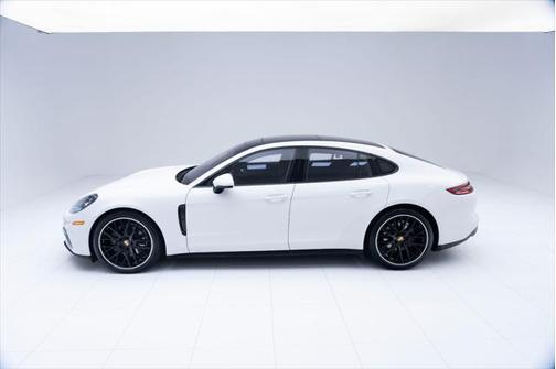 2018 Porsche Panamera Base