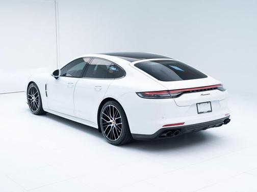 2023 Porsche Panamera Platinum Edition