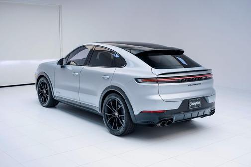 2025 Porsche Cayenne GTS