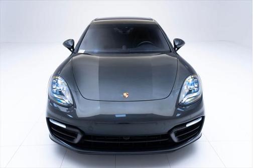2022 Porsche Panamera