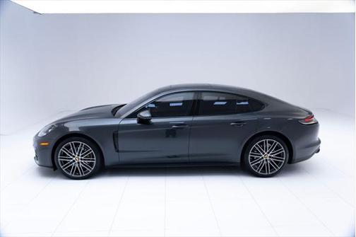 2022 Porsche Panamera