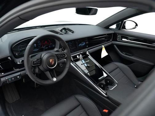 2026 Porsche Panamera 