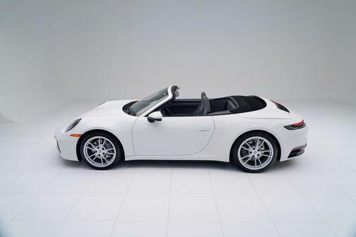 2022 Porsche 911 Carrera
