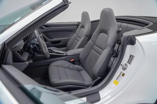 2022 Porsche 911 Carrera