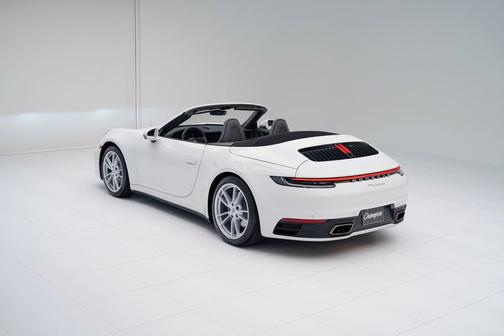 2022 Porsche 911 Carrera