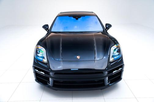 2025 Porsche Panamera 4