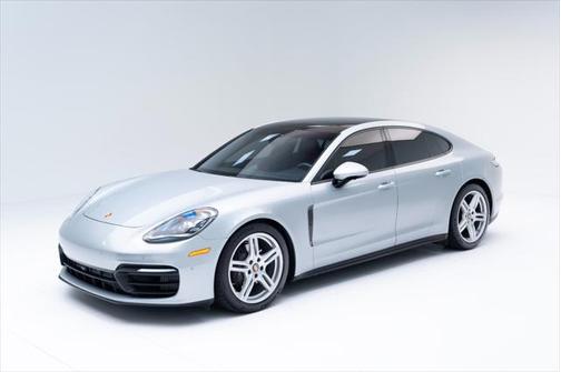 2022 Porsche Panamera RWD