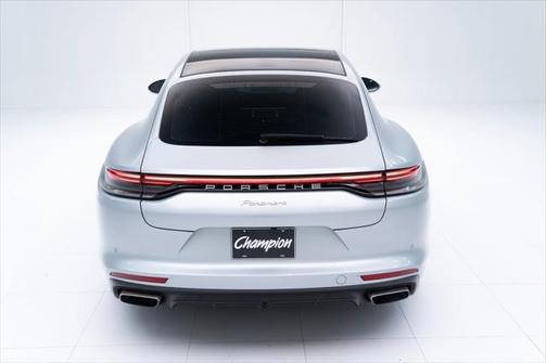 2022 Porsche Panamera RWD