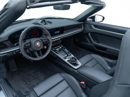 2025 Porsche 911 Carrera