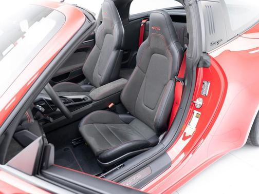 2025 Porsche 911 Targa 4 GTS