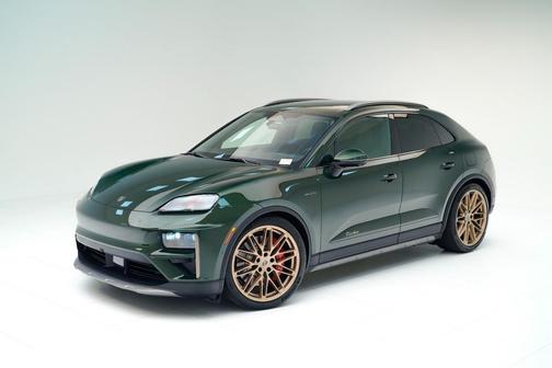 2025 Porsche Macan Turbo