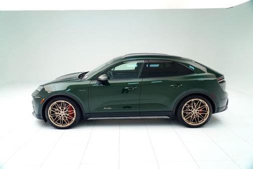 2025 Porsche Macan Turbo