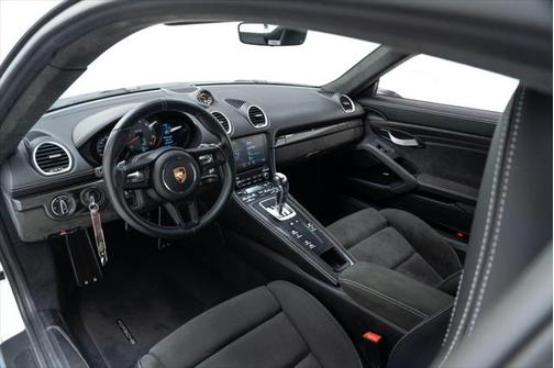 2023 Porsche 718 Cayman GT4