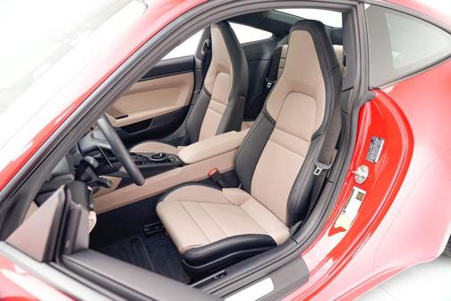 2025 Porsche 911 Carrera