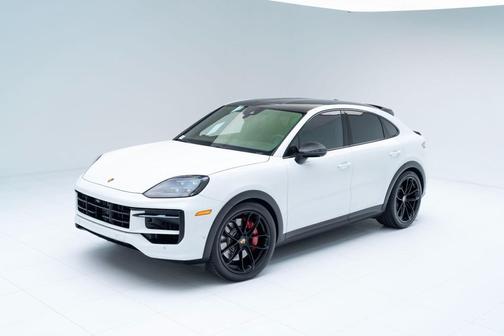 2025 Porsche Cayenne GTS