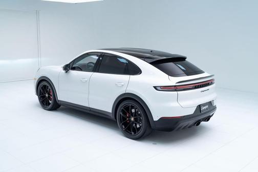 2025 Porsche Cayenne GTS