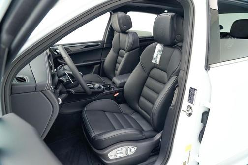 2026 Porsche Macan T