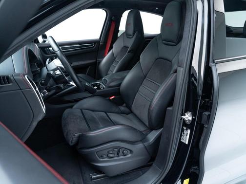 2023 Porsche Cayenne GTS
