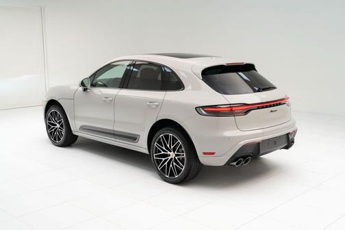 2026 Porsche Macan 