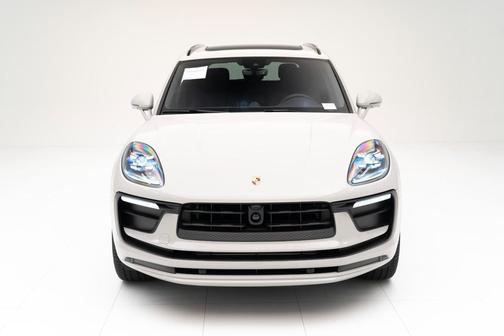 2025 Porsche Macan T