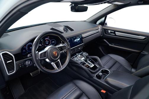 2023 Porsche Cayenne Platinum Edition