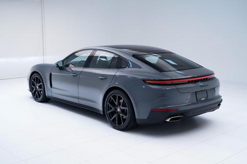 2026 Porsche Panamera 