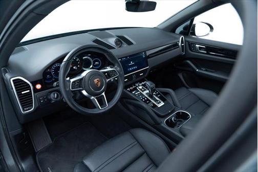 2022 Porsche Cayenne Platinum Edition