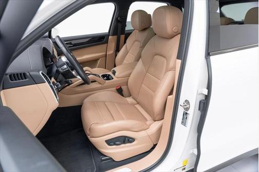 2022 Porsche Cayenne Platinum Edition