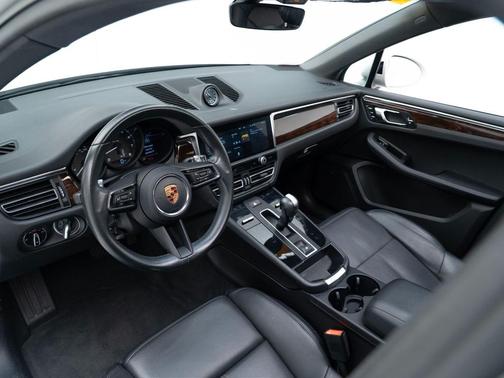 2022 Porsche Macan 